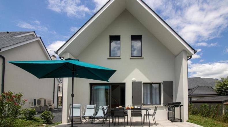Gite L'Angelique Fleurs Des Pyrenees Argeles-Gazost Exterior photo